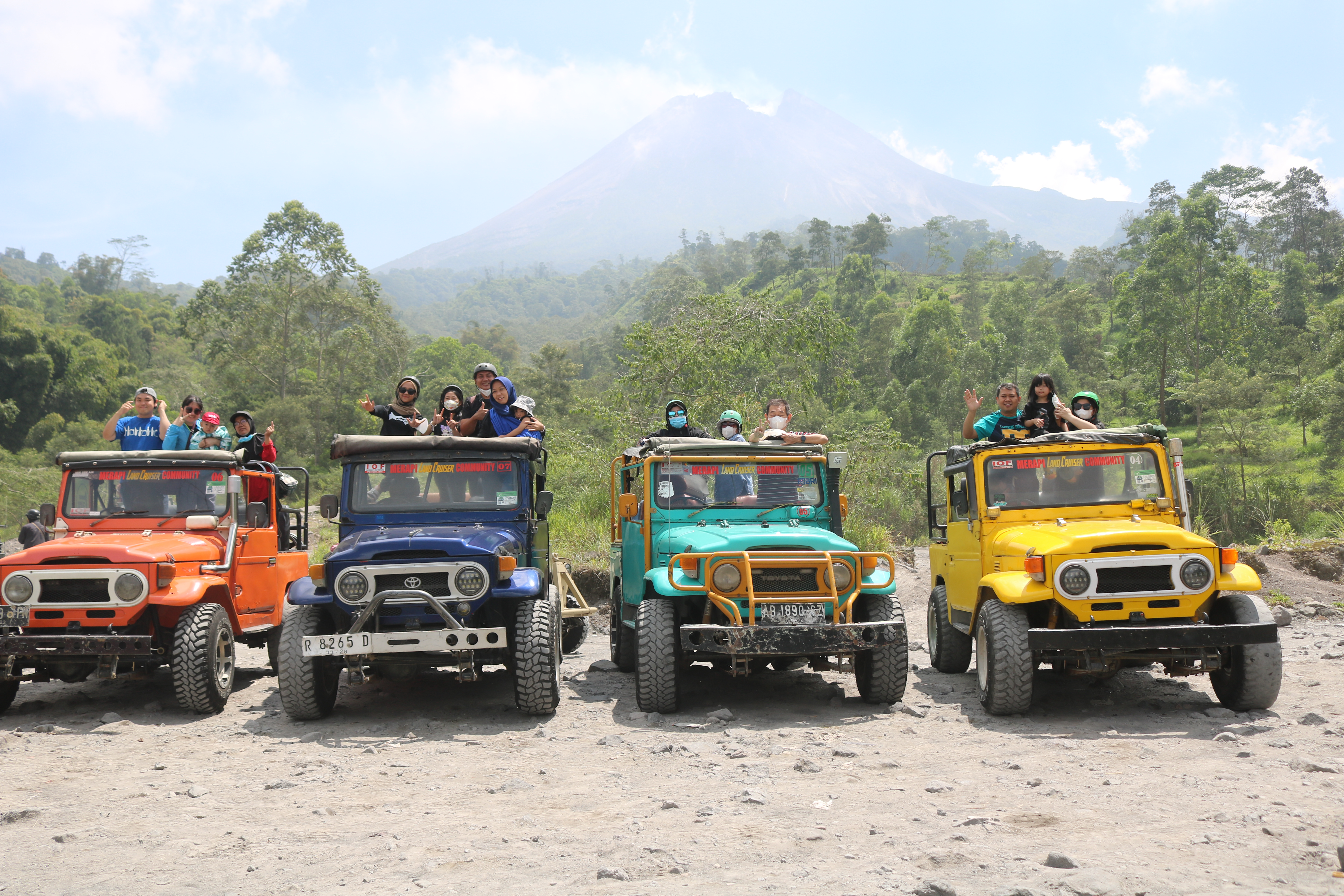 Jeep Merapi