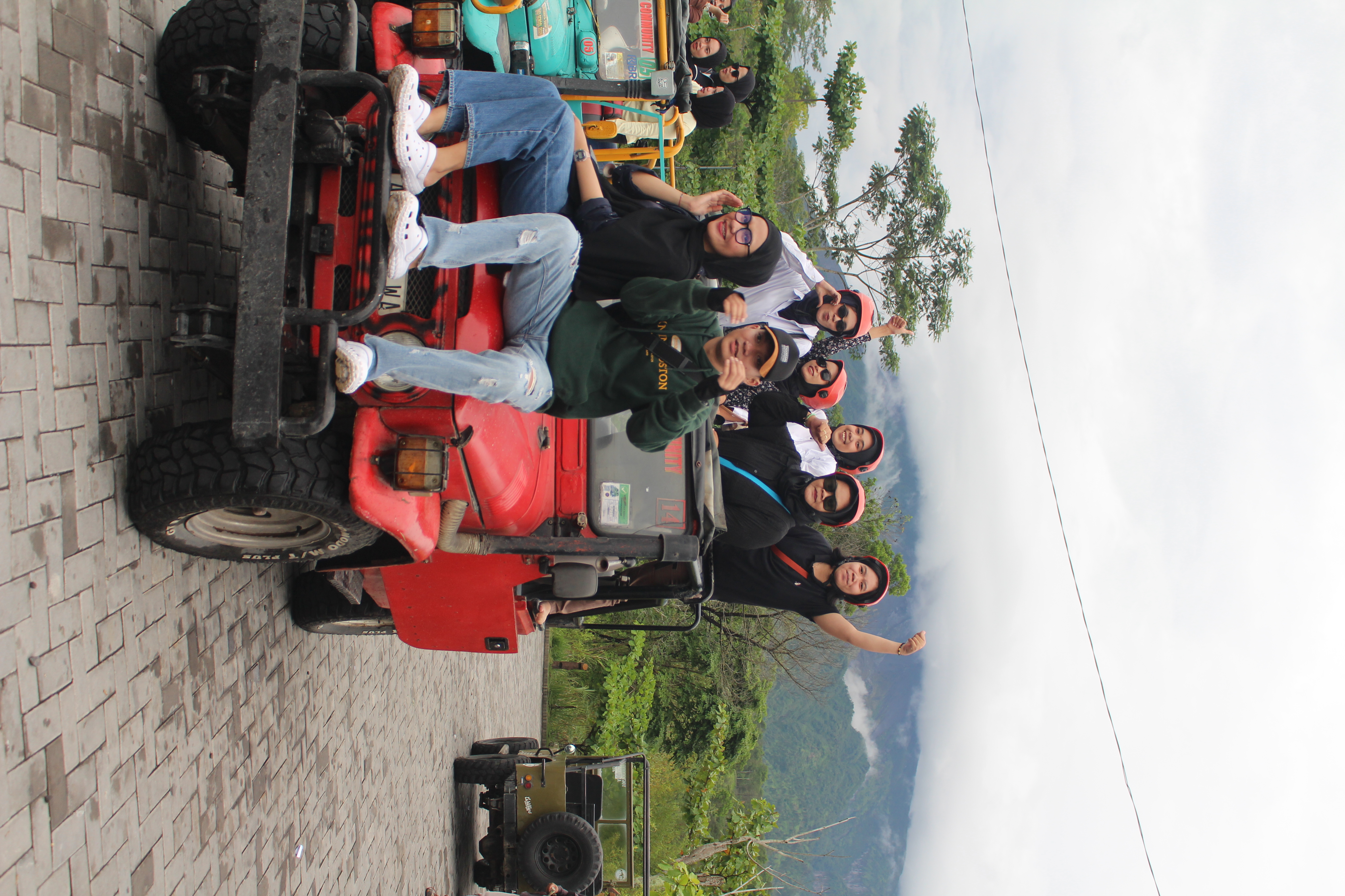Jeep Merapi