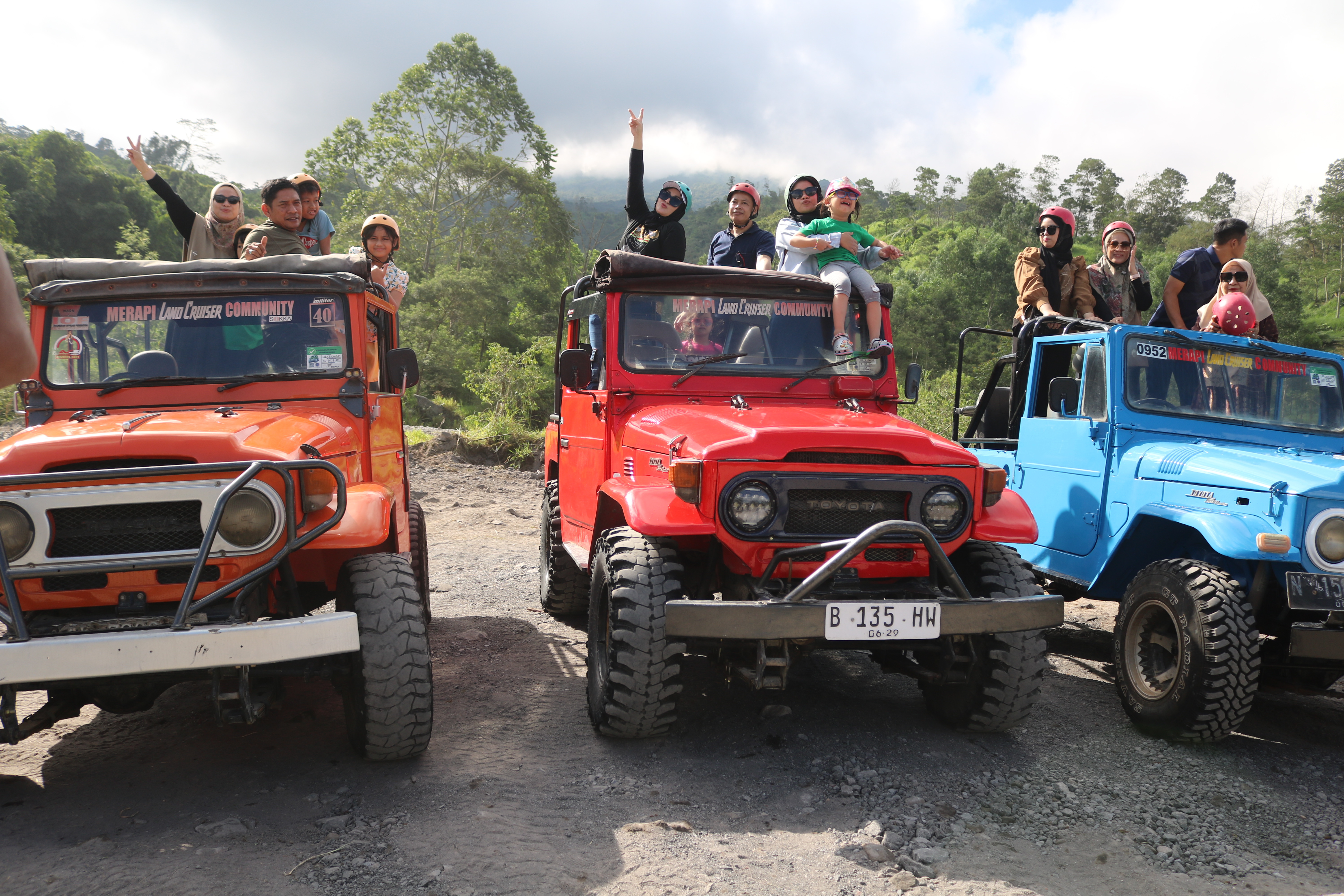 PROMO AKHIRR TAHUN jeep Merapi